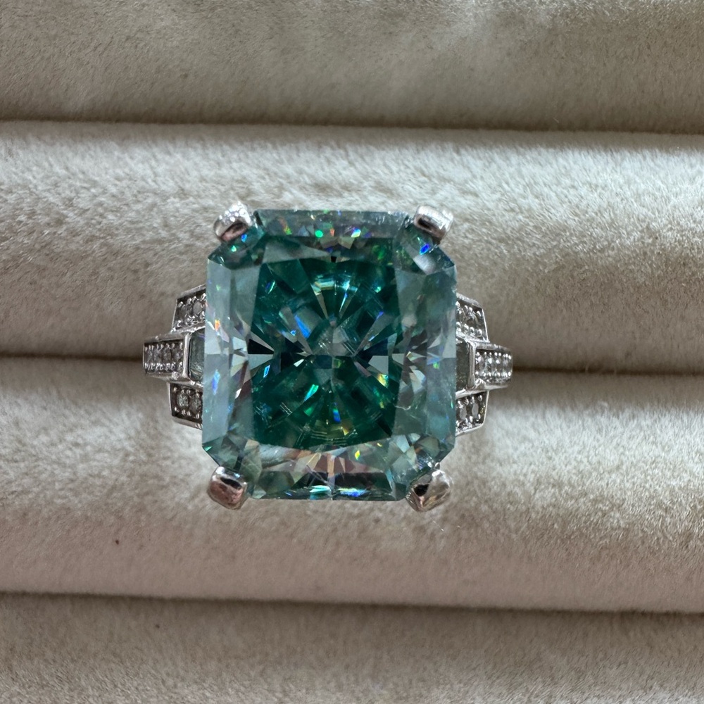 8.52ct Vivid Blue Lab Grown Radiant Cut Moissanite Set in Silver